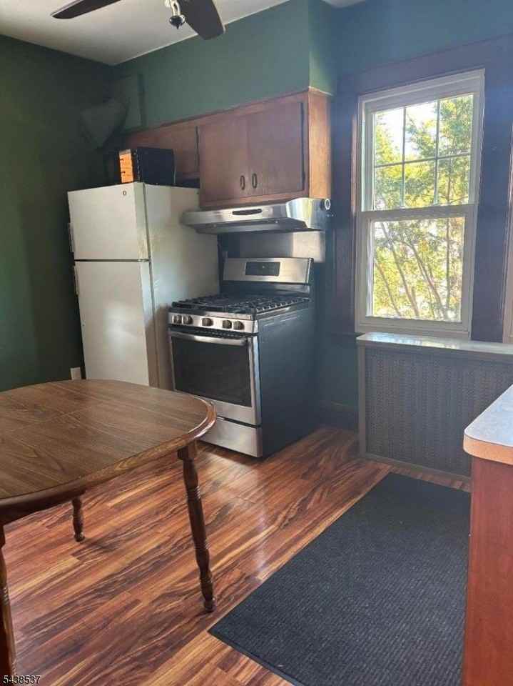 2074 Stowe St - Photo 5 of 7