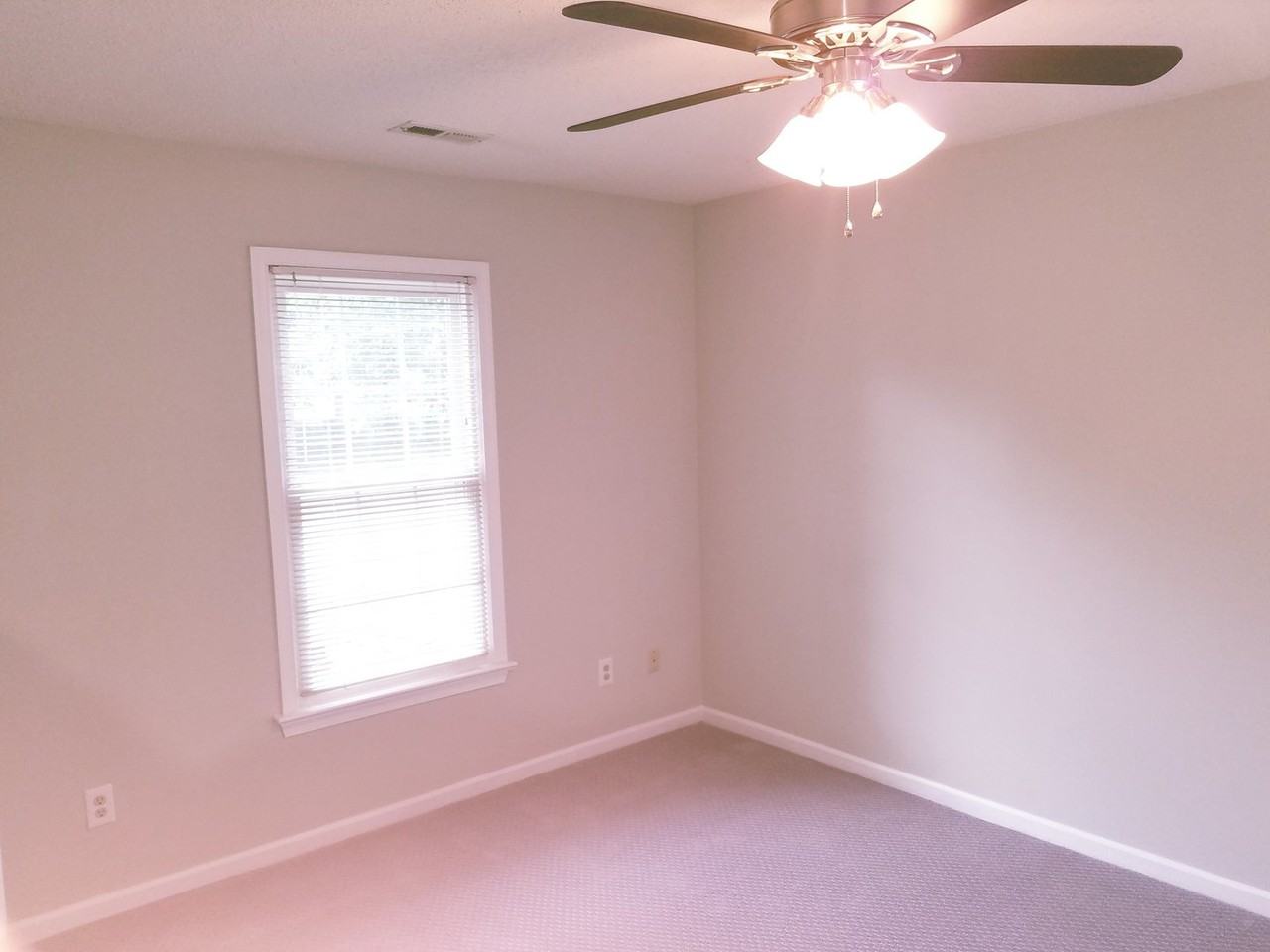 105 Rustling Oak Rdg - Photo 2 of 22