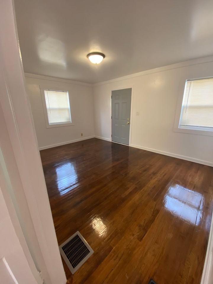 1205 E 23rd Ave - Photo 3 of 15
