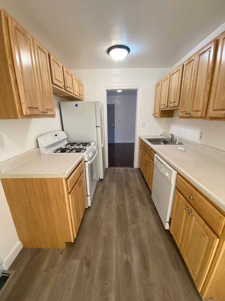 1205 E 23rd Ave - Photo 5 of 15