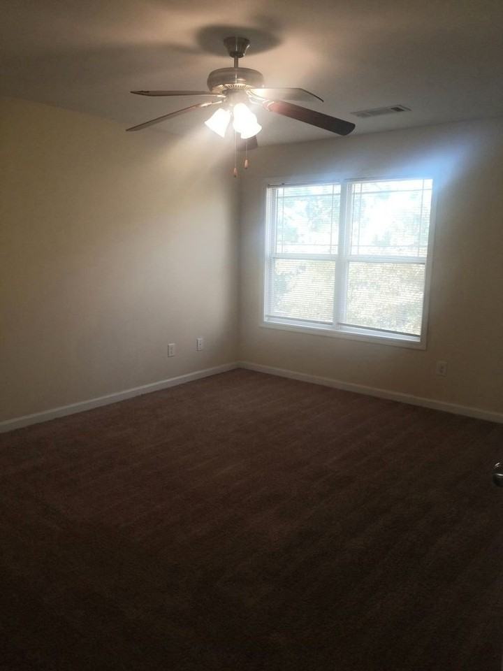 1518 Persimmon Trce - Photo 5 of 10