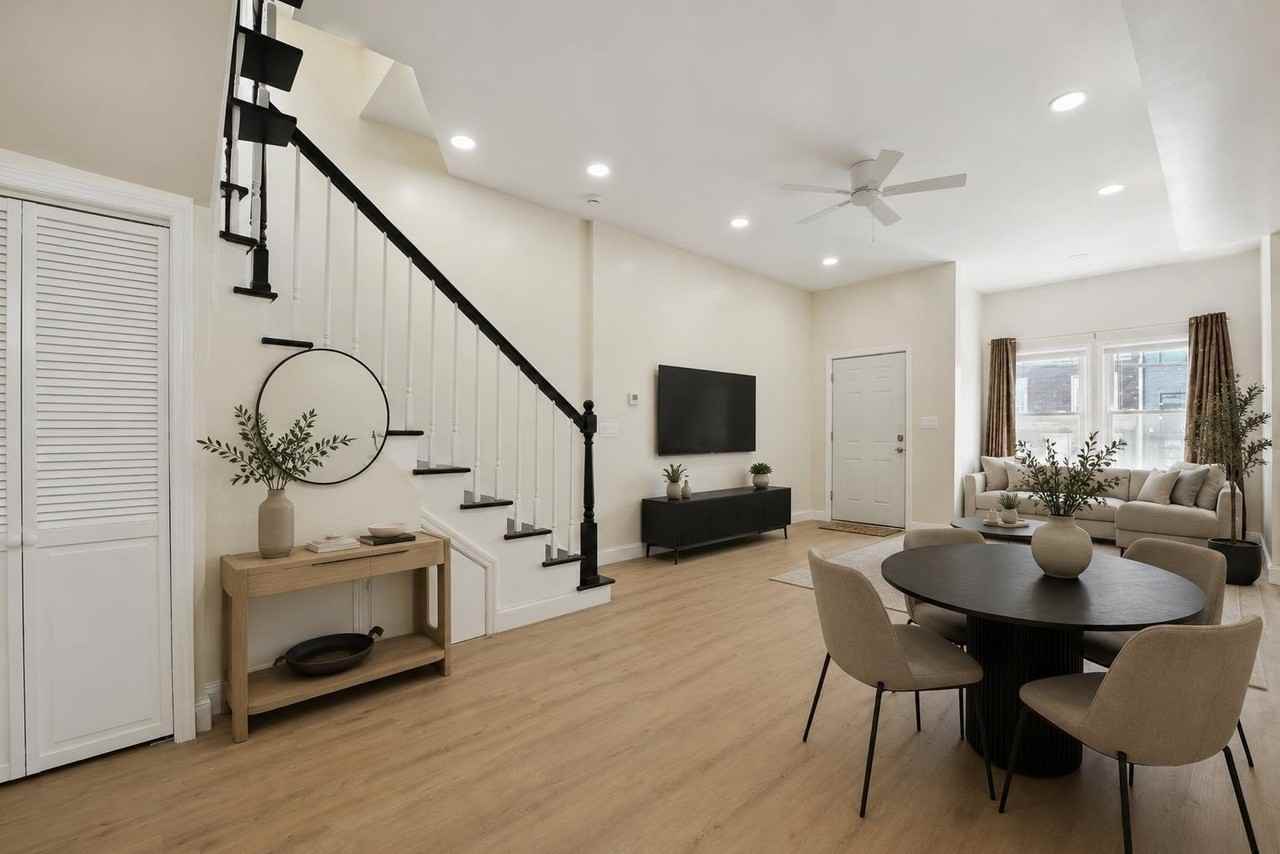 949 Summit Ave #2 - Photo 2 of 22