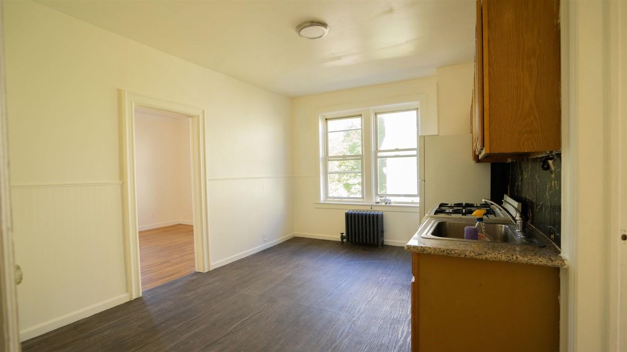 573 Avenue E - Photo 2 of 9