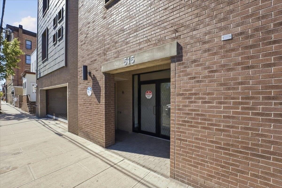 515 30th St #1C - Photo 3 of 22