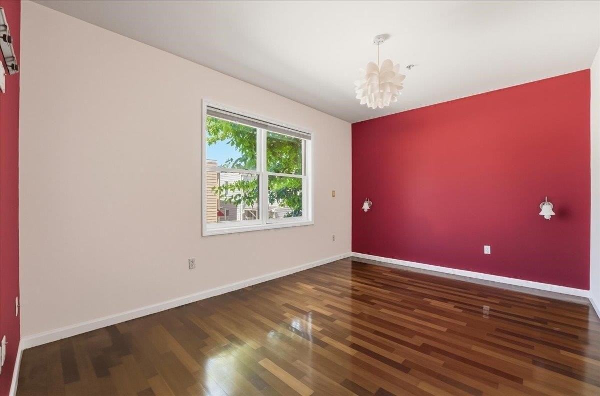 515 30th St #1C - Photo 6 of 22