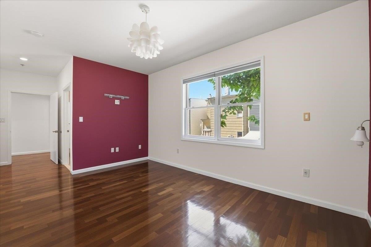 515 30th St #1C - Photo 7 of 22