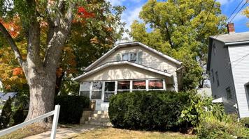 featured image of 715 Barnett St Ne