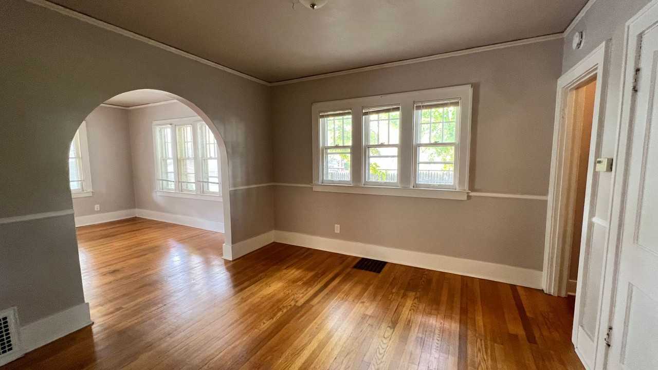 715 Barnett St Ne - Photo 4 of 13