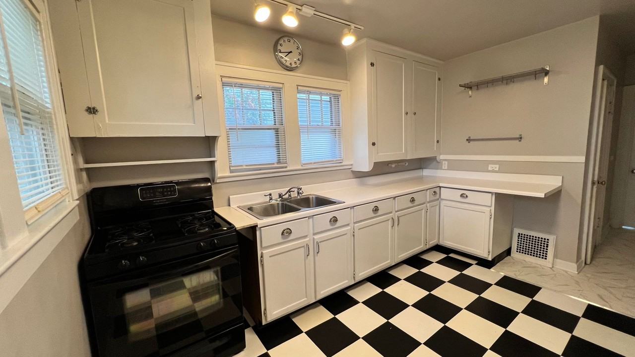 715 Barnett St Ne - Photo 6 of 13