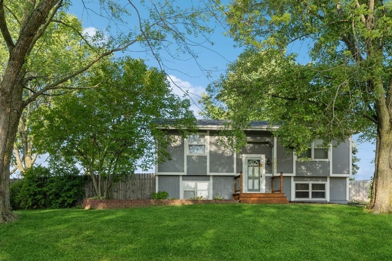 1021 Aspen Dr - Photo 2 of 23