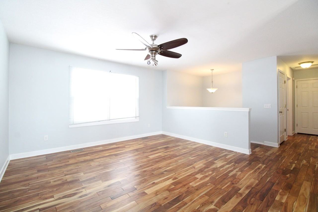 1021 Aspen Dr - Photo 3 of 23