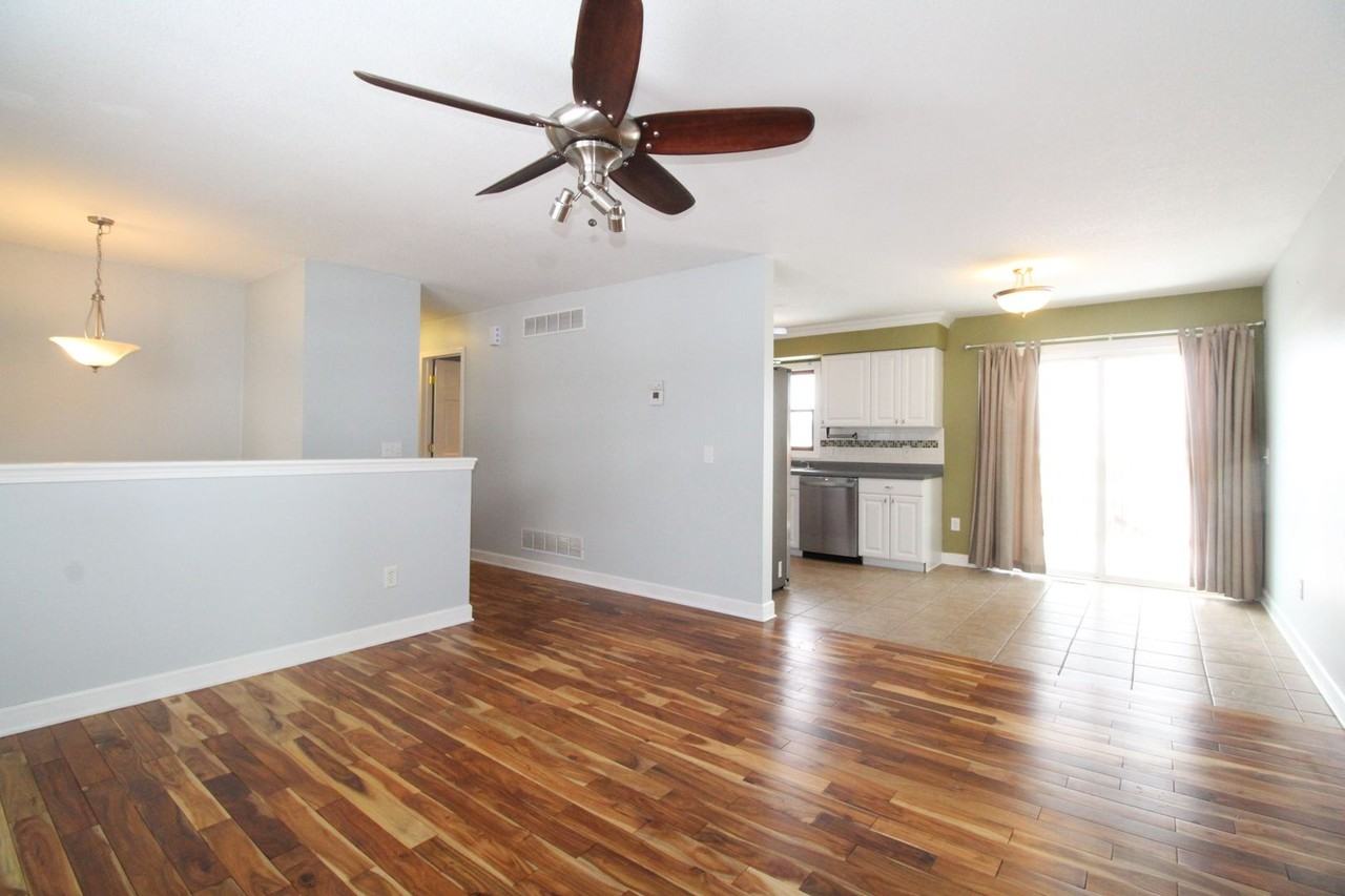 1021 Aspen Dr - Photo 4 of 23