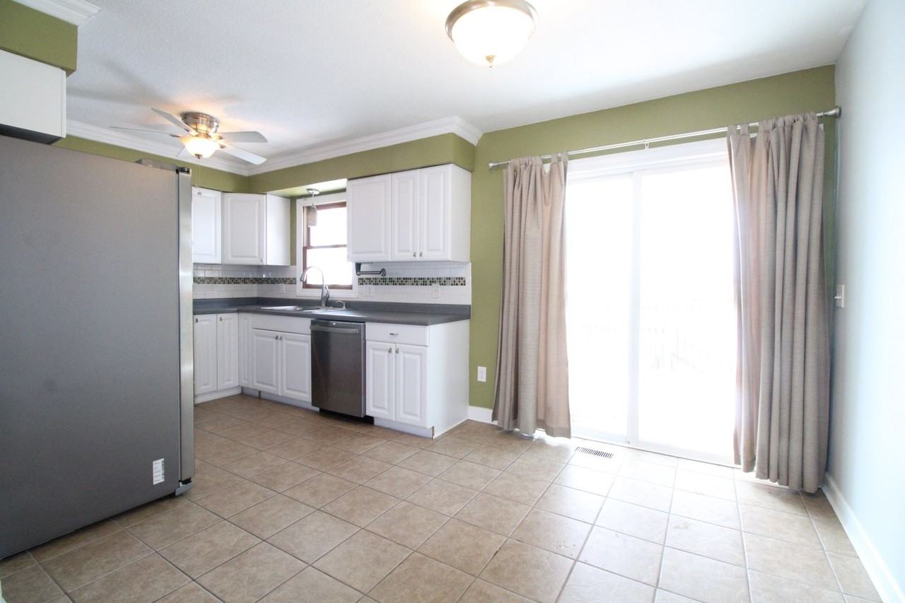 1021 Aspen Dr - Photo 5 of 23