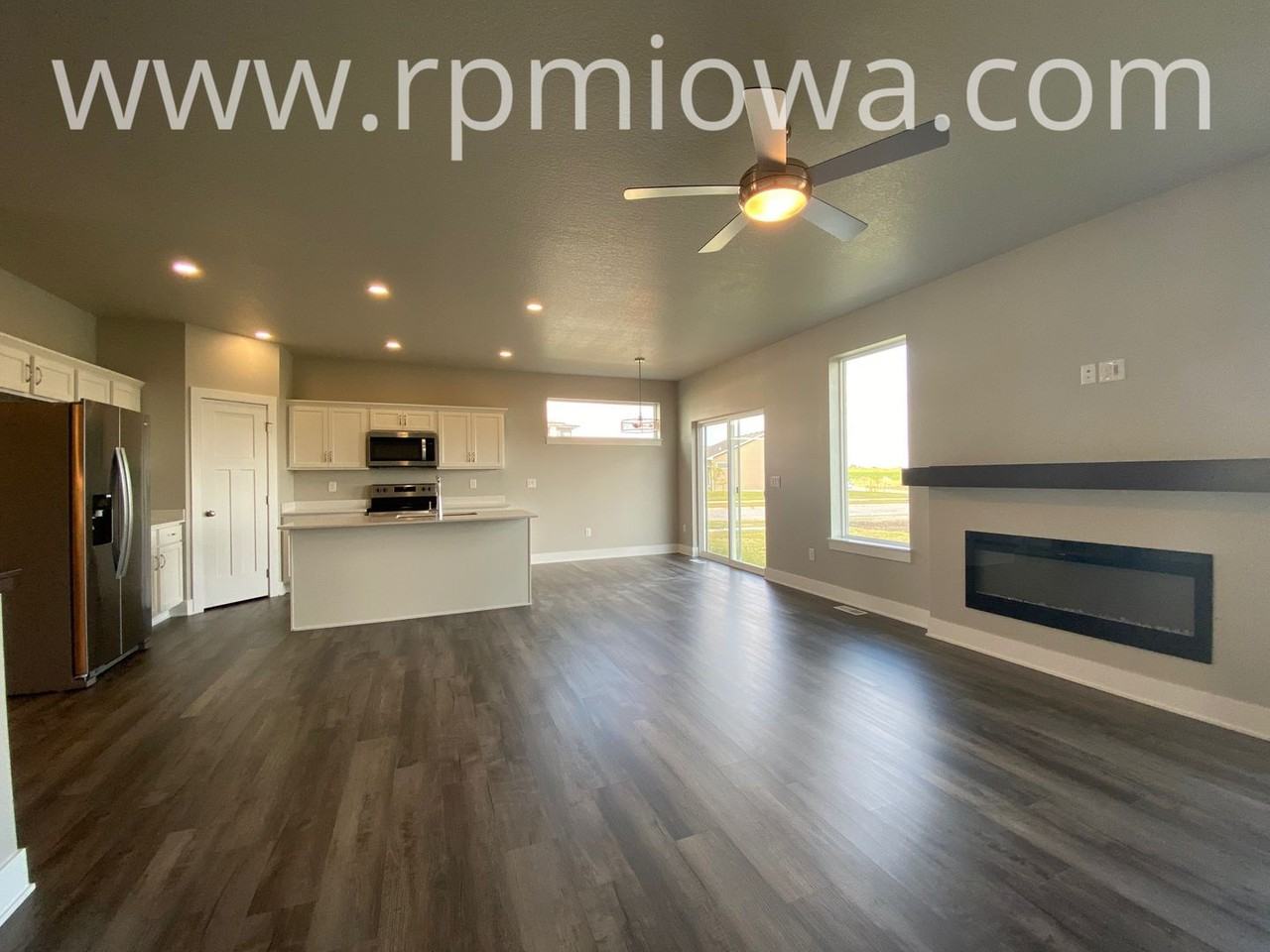 740 Se Drumlin Dr - Photo 3 of 18