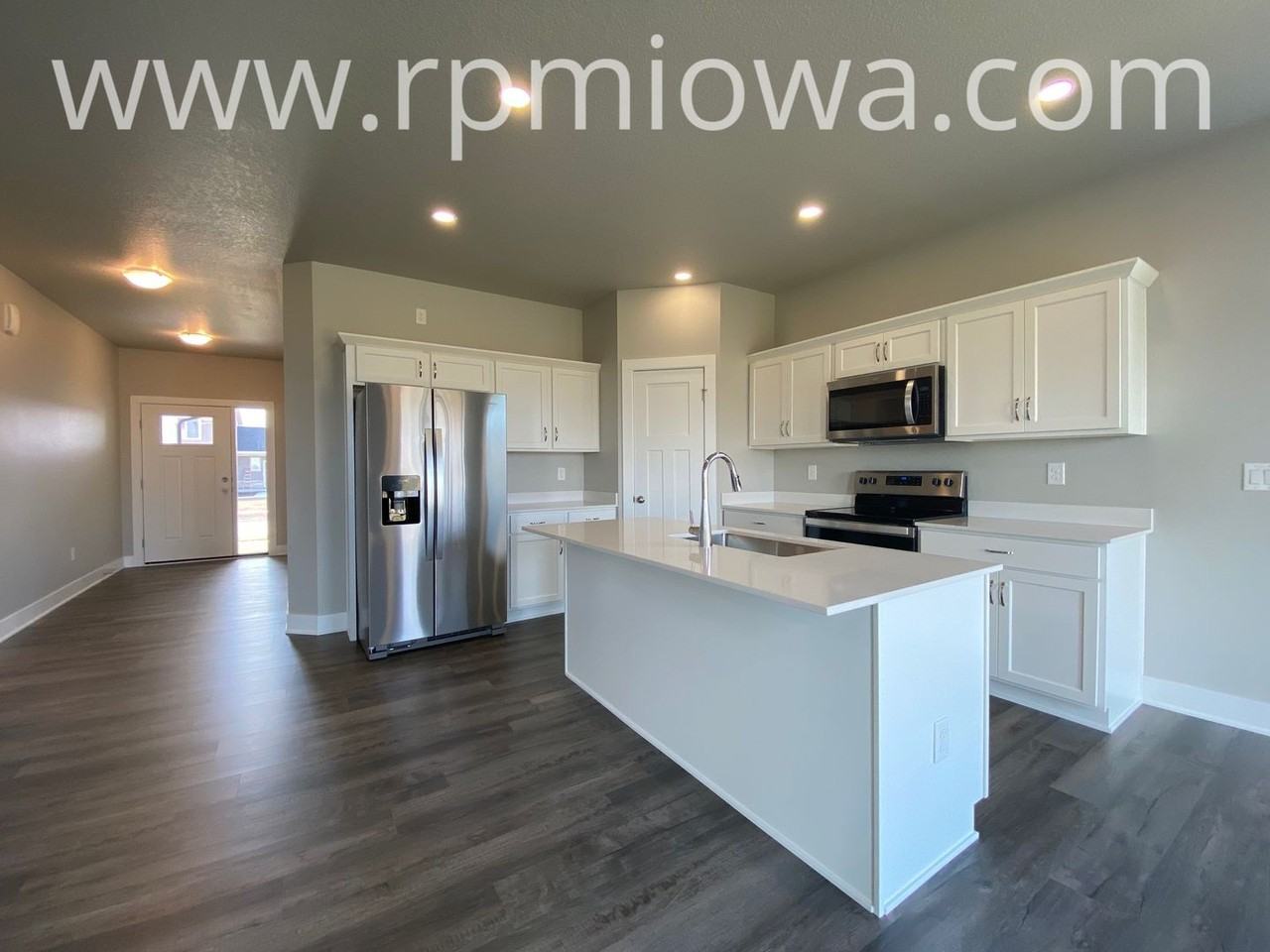 740 Se Drumlin Dr - Photo 5 of 18