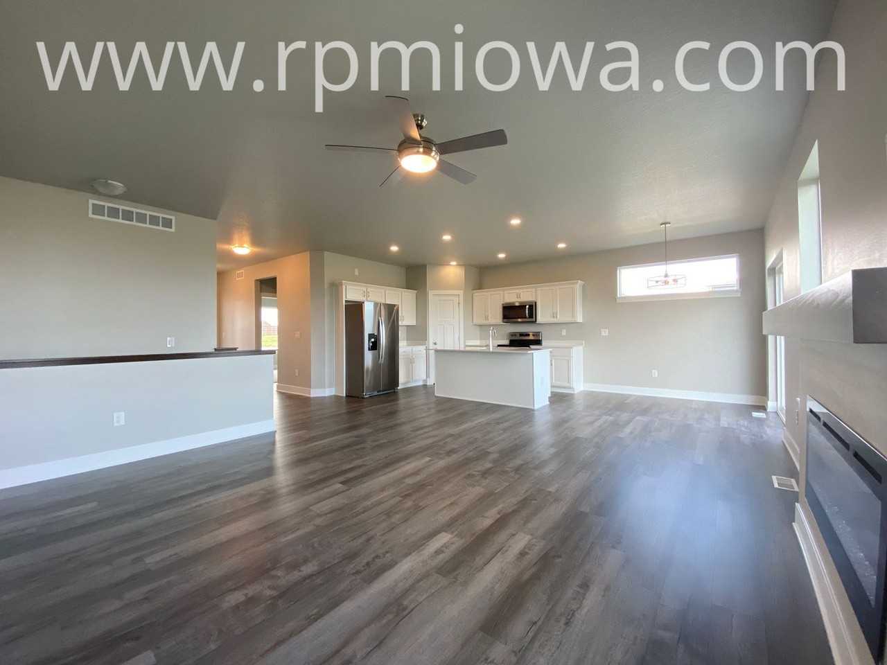 740 Se Drumlin Dr - Photo 6 of 18