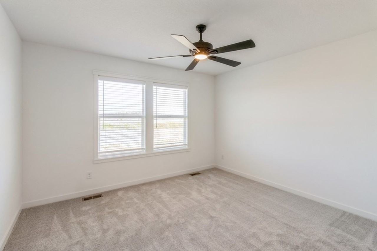 1241 Nw Yorktown Dr - Photo 6 of 16