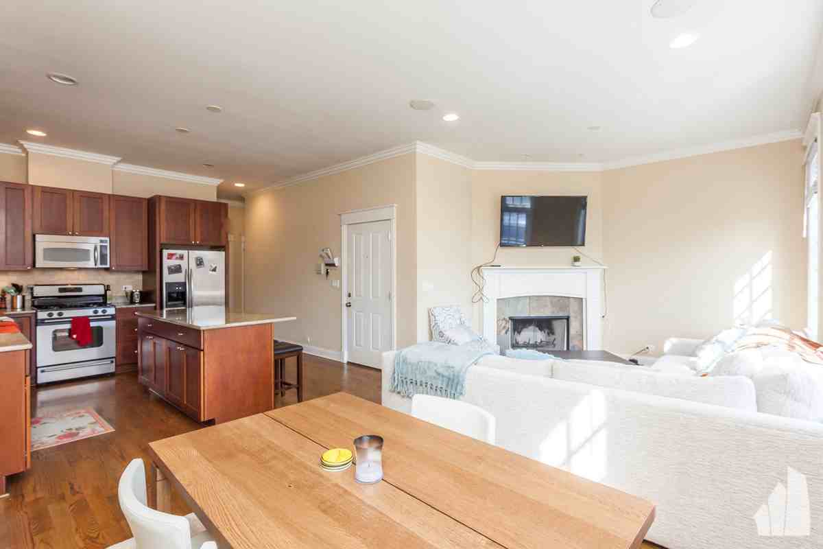 2730 N Lincoln Ave #4 - Photo 7 of 24
