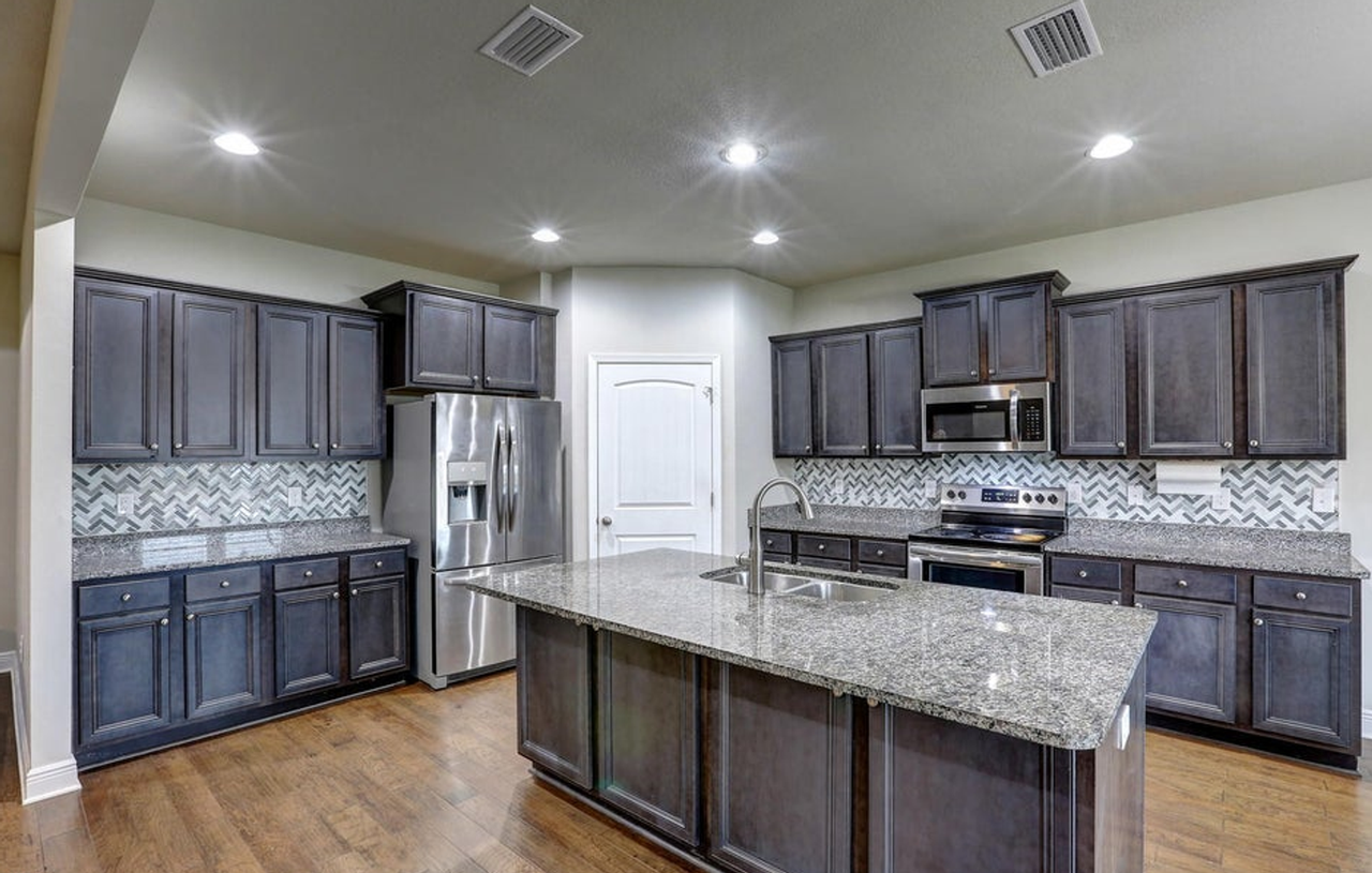 107 N Shoreview Dr - Photo 2 of 11