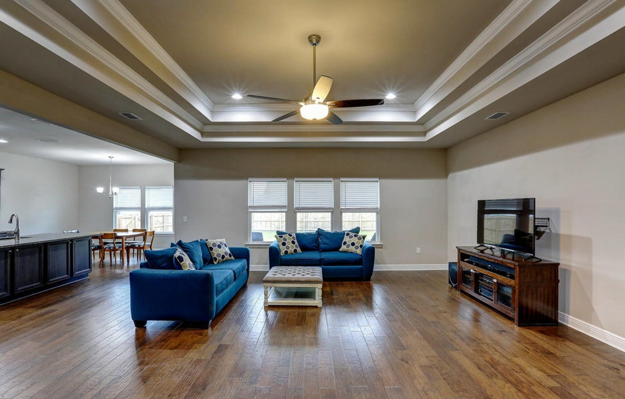 107 N Shoreview Dr - Photo 4 of 11