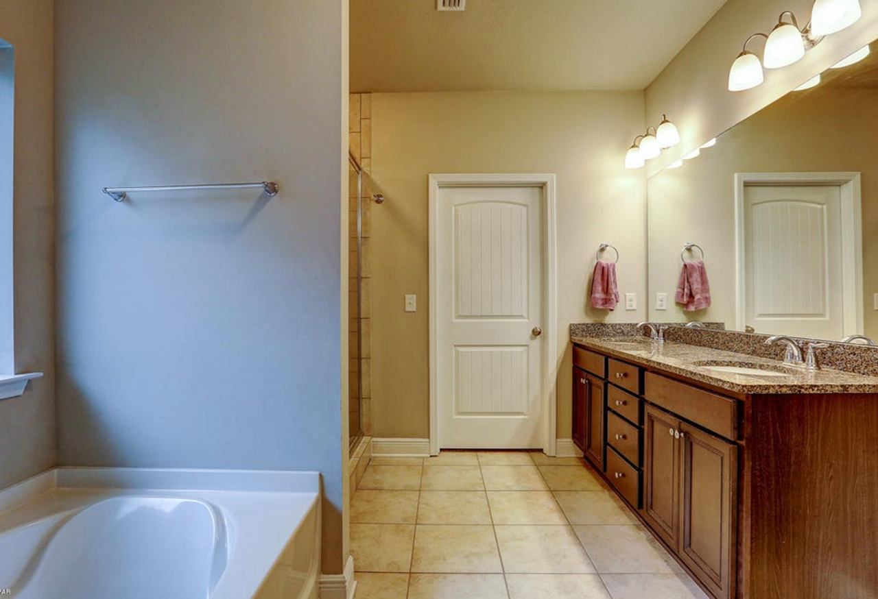107 N Shoreview Dr - Photo 5 of 11