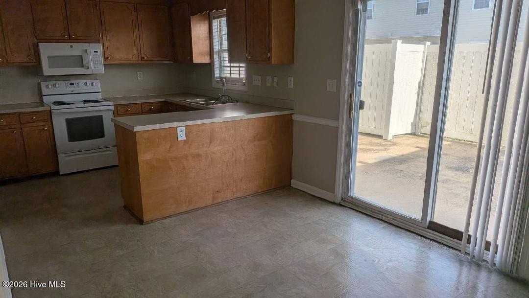 2116 Flagstone Ct #D10 - Photo 4 of 6