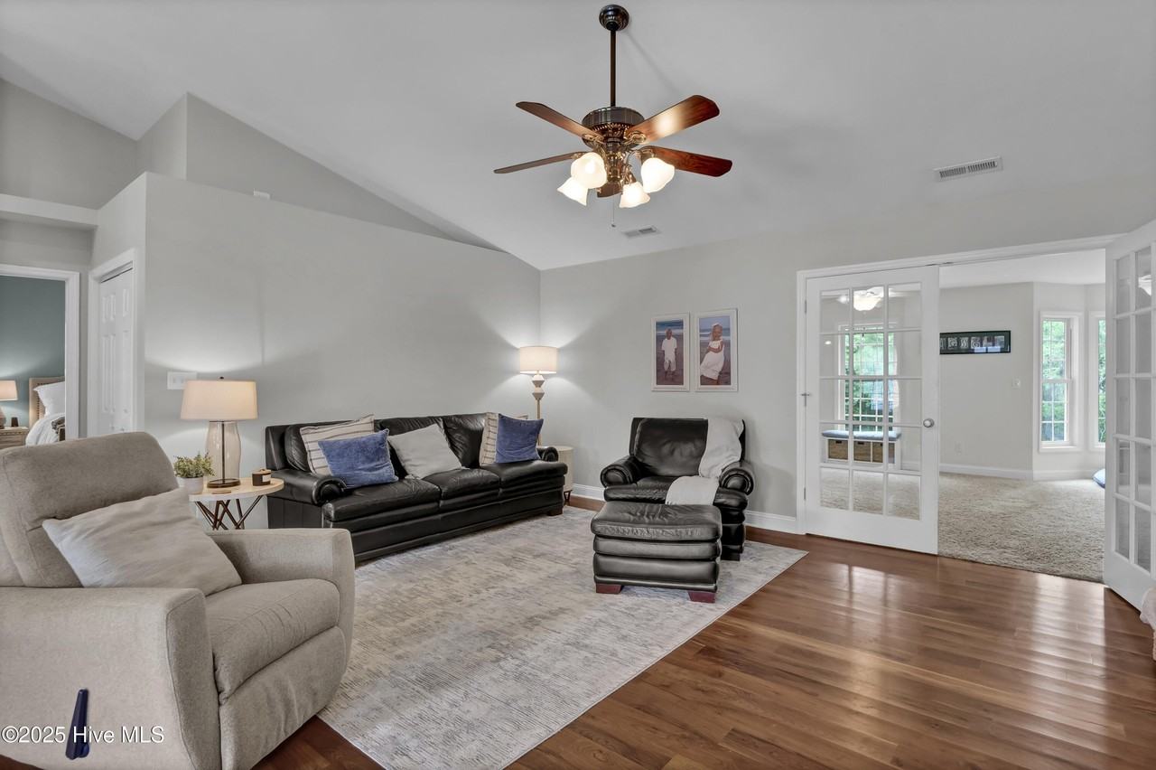 305 Lafayette St - Photo 3 of 31