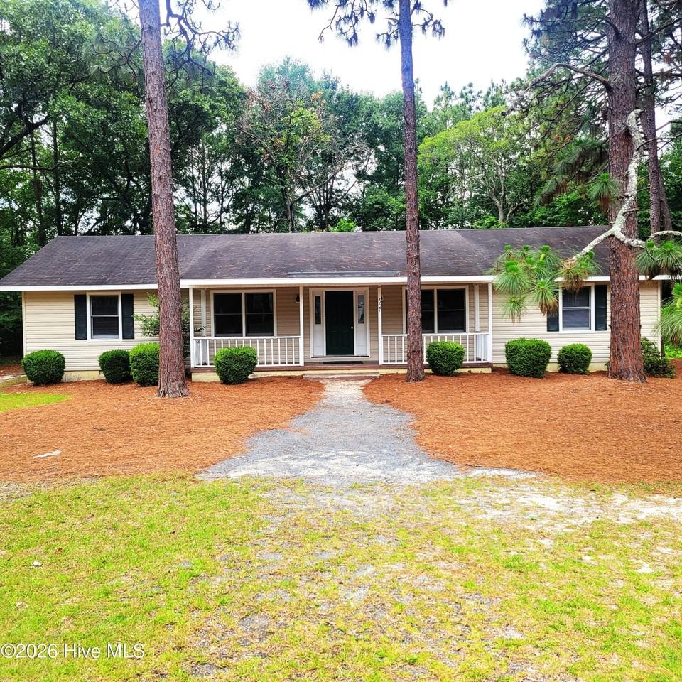607 Longleaf Rd #A