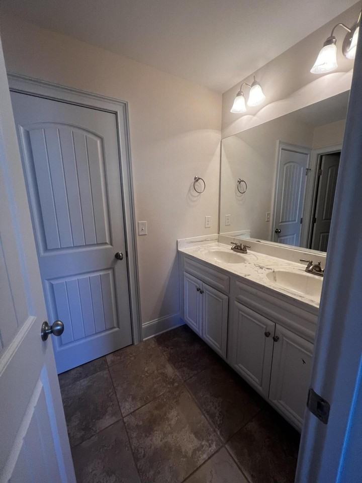 1729 Edenburg Way - Photo 6 of 12