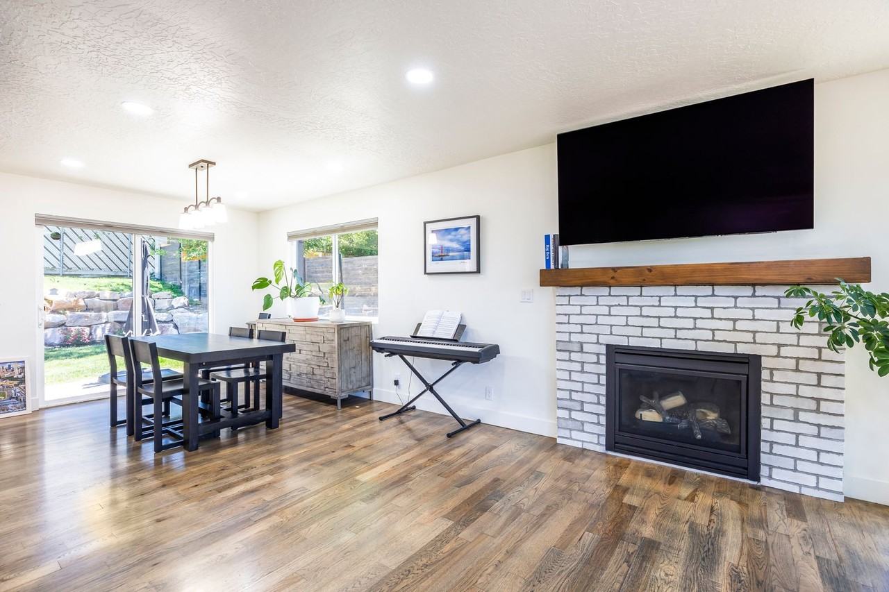 4331 S Fortuna Way - Photo 5 of 13