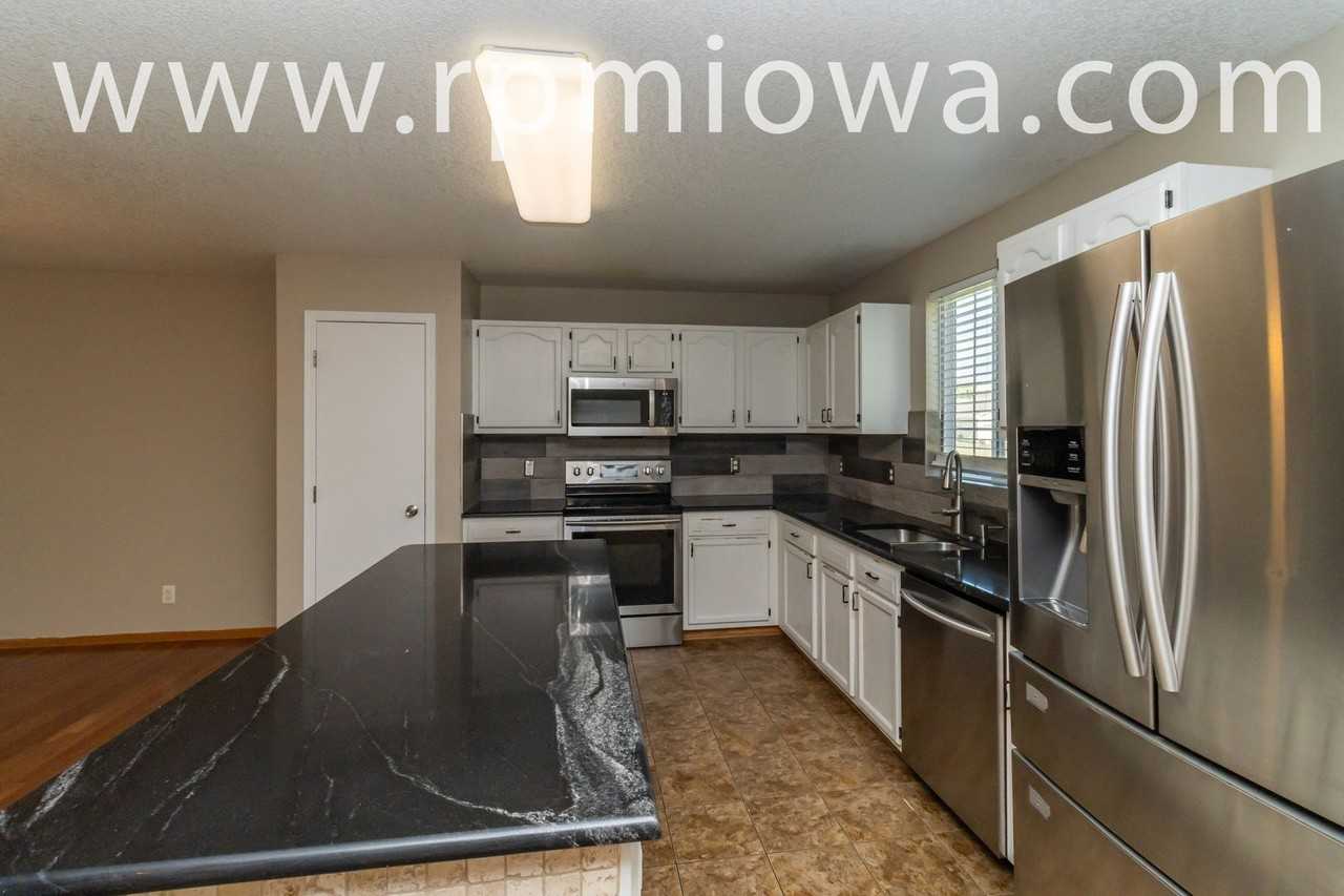 770 Se Harper Dr - Photo 3 of 16