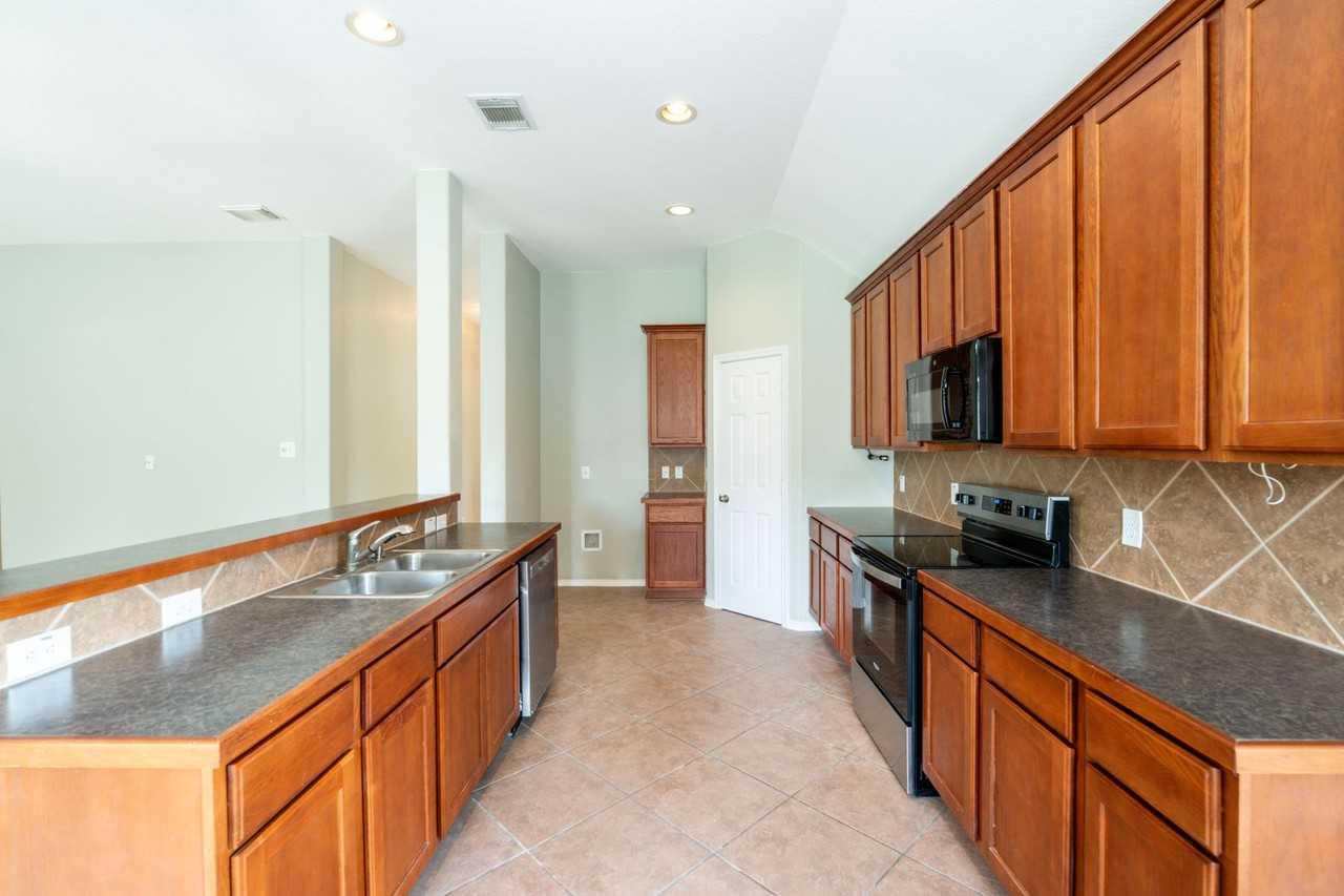 11516 Sunny Creek Ln - Photo 4 of 20