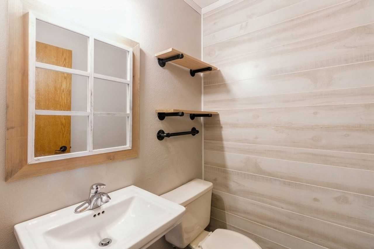 1509 Kentucky Ave - Photo 5 of 16