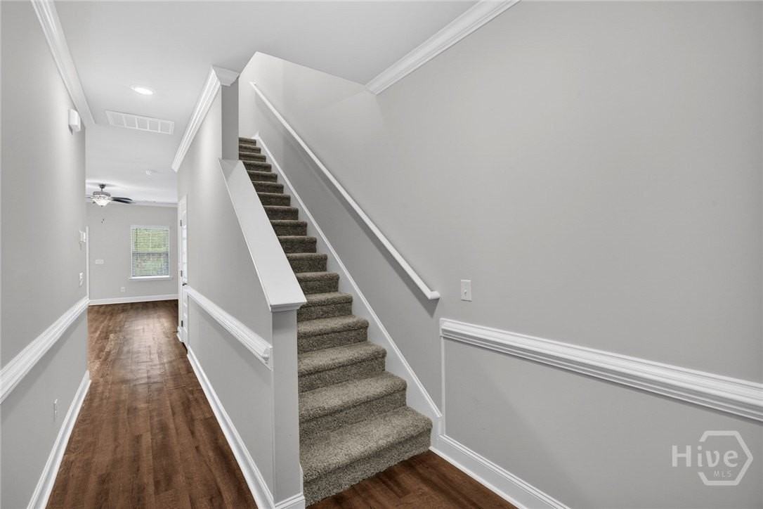 53 Dorsey Dr - Photo 4 of 37