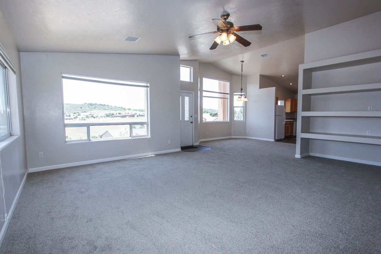 1917 Atlantic Ave - Photo 3 of 15