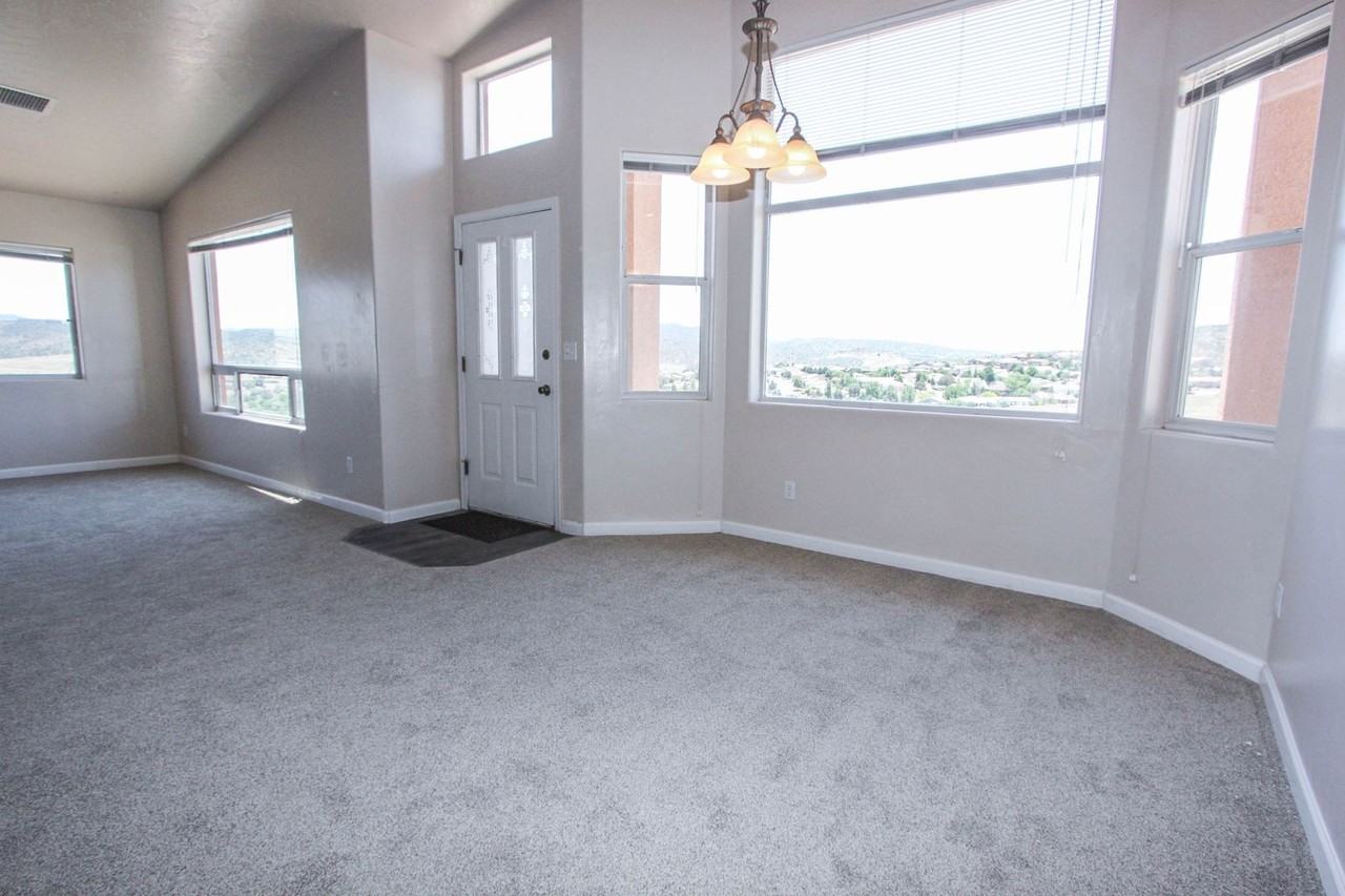 1917 Atlantic Ave - Photo 6 of 15
