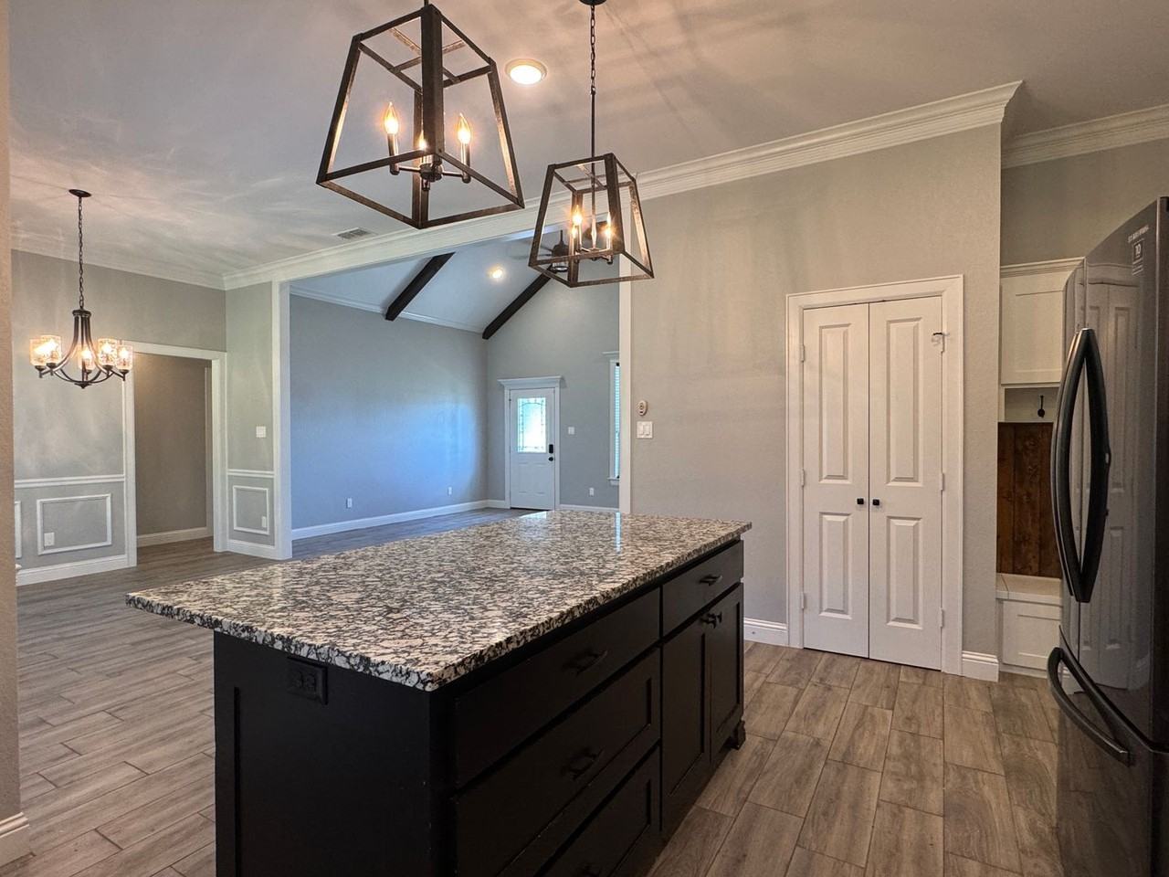 205 Meadow Ln - Photo 6 of 27