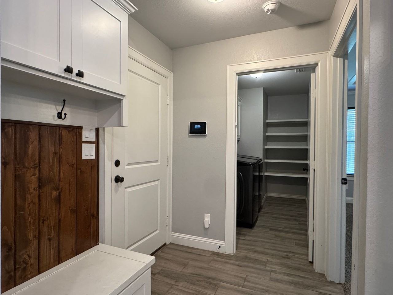 205 Meadow Ln - Photo 7 of 27