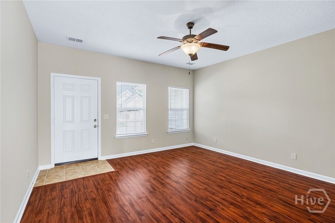 19 Cypress Ln - Photo 5 of 35