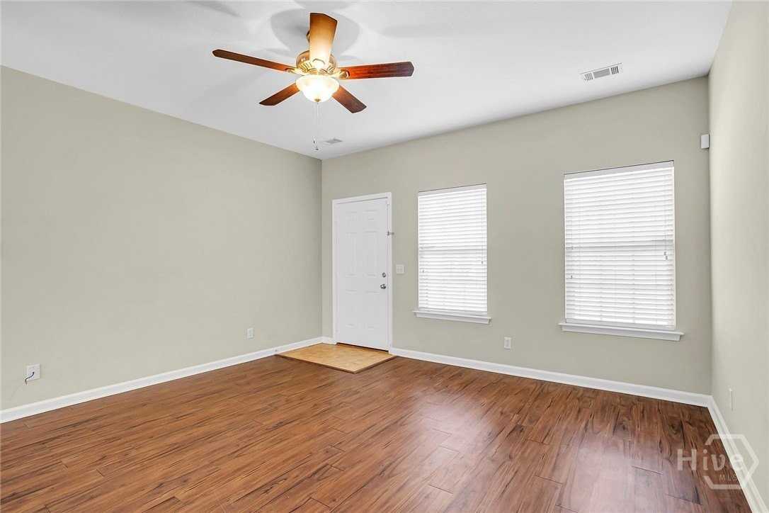 29 Cypress Ln - Photo 4 of 33