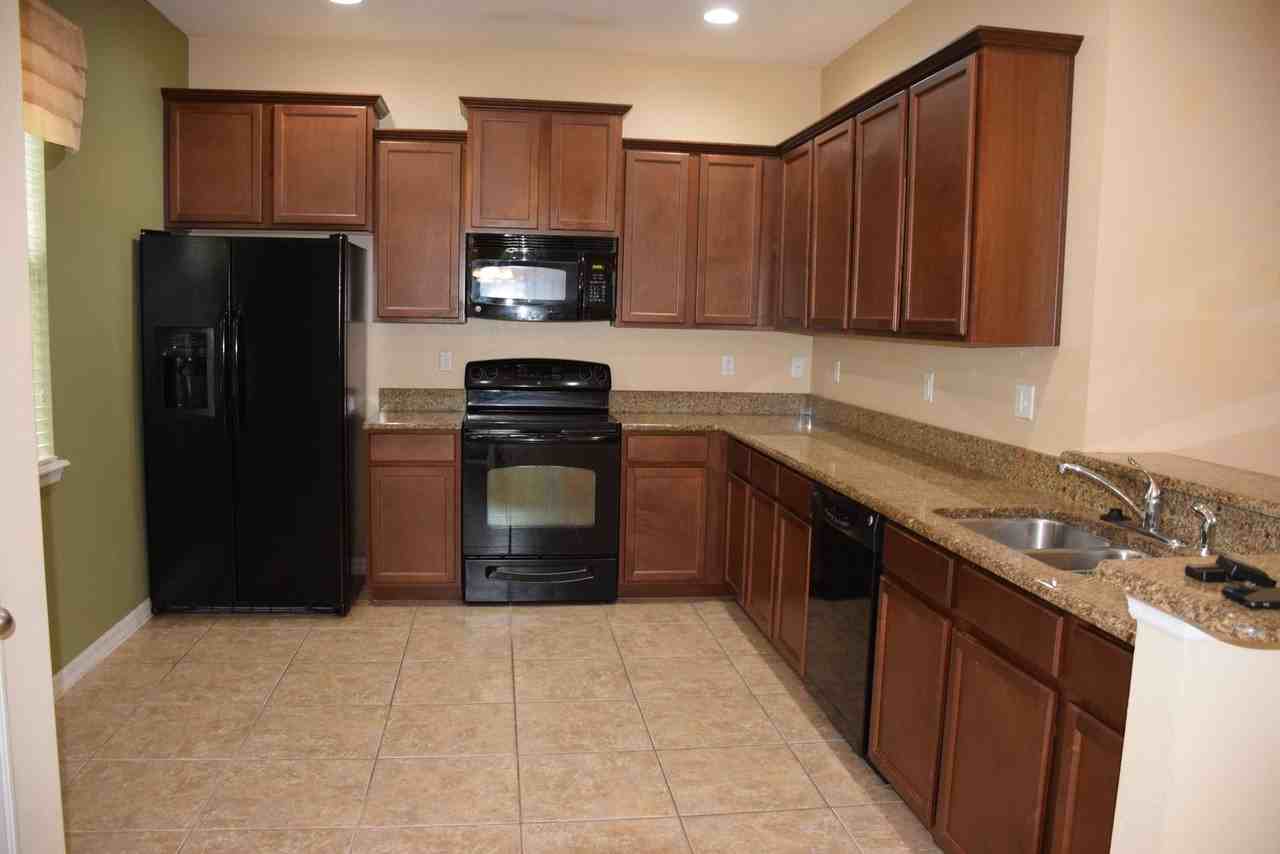 1516 Scarlet Oak Loop #B - Photo 4 of 29