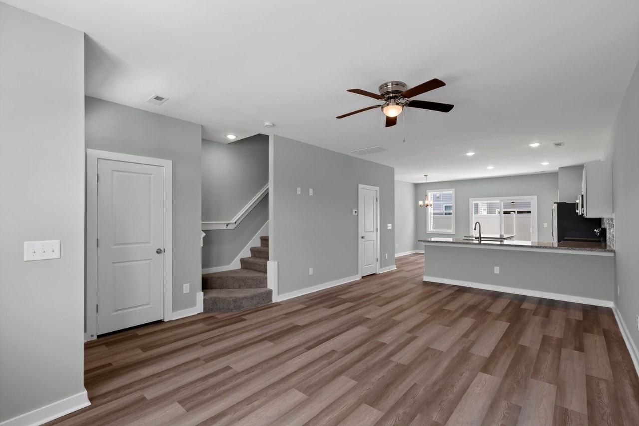 320 Starfish Ln - Photo 2 of 23