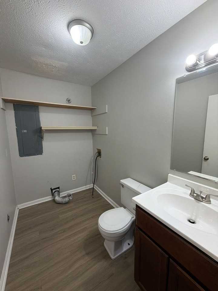 5914 Aftonshire Dr - Photo 4 of 9