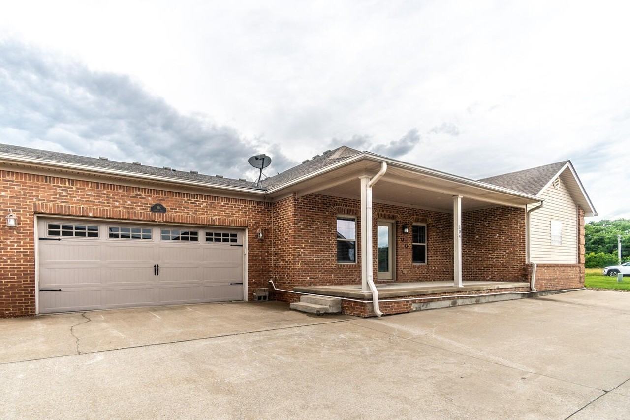 104 Garden Gate Dr