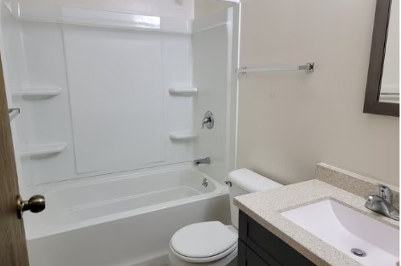 6295 Amanda Dr - Photo 3 of 10