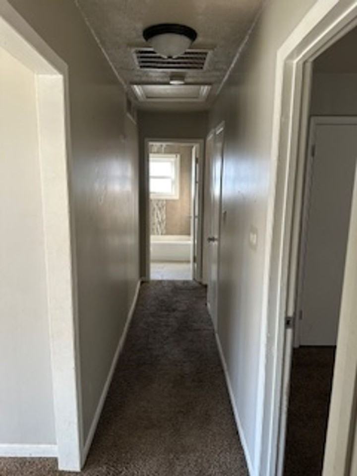 2716 Huntington St - Photo 3 of 13
