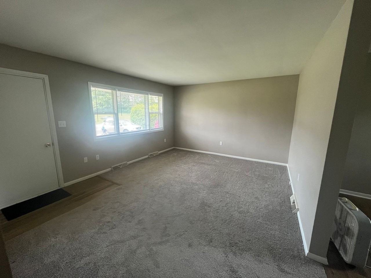 1851 W Grandview Blvd #1851 - Photo 3 of 10
