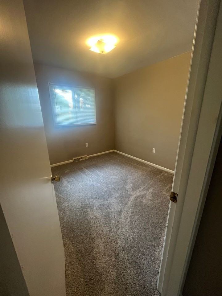 1851 W Grandview Blvd #1851 - Photo 7 of 10