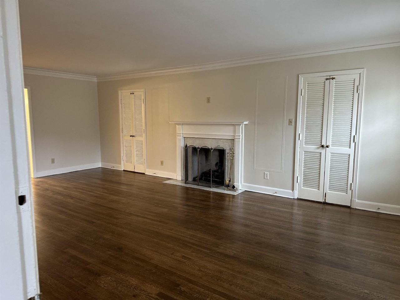 2906 Tishomingo Ln - Photo 2 of 25