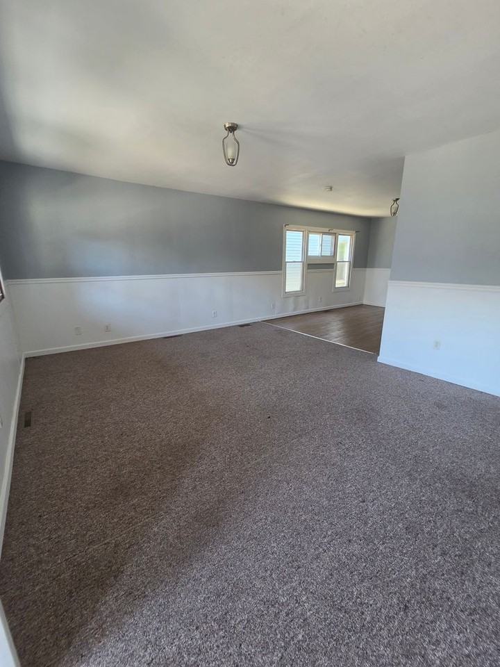 440 E 23rd St - Photo 2 of 9